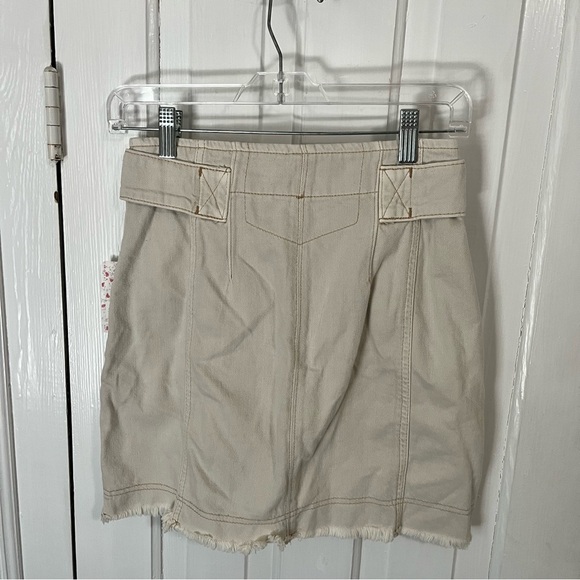 Free People Alpha Utility Willow Cream Raw Hem Button Front Mini Skirt Size 2 V1 - Picture 4 of 8